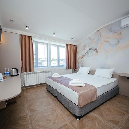 Chief Hotel Гюмри Екстериор снимка