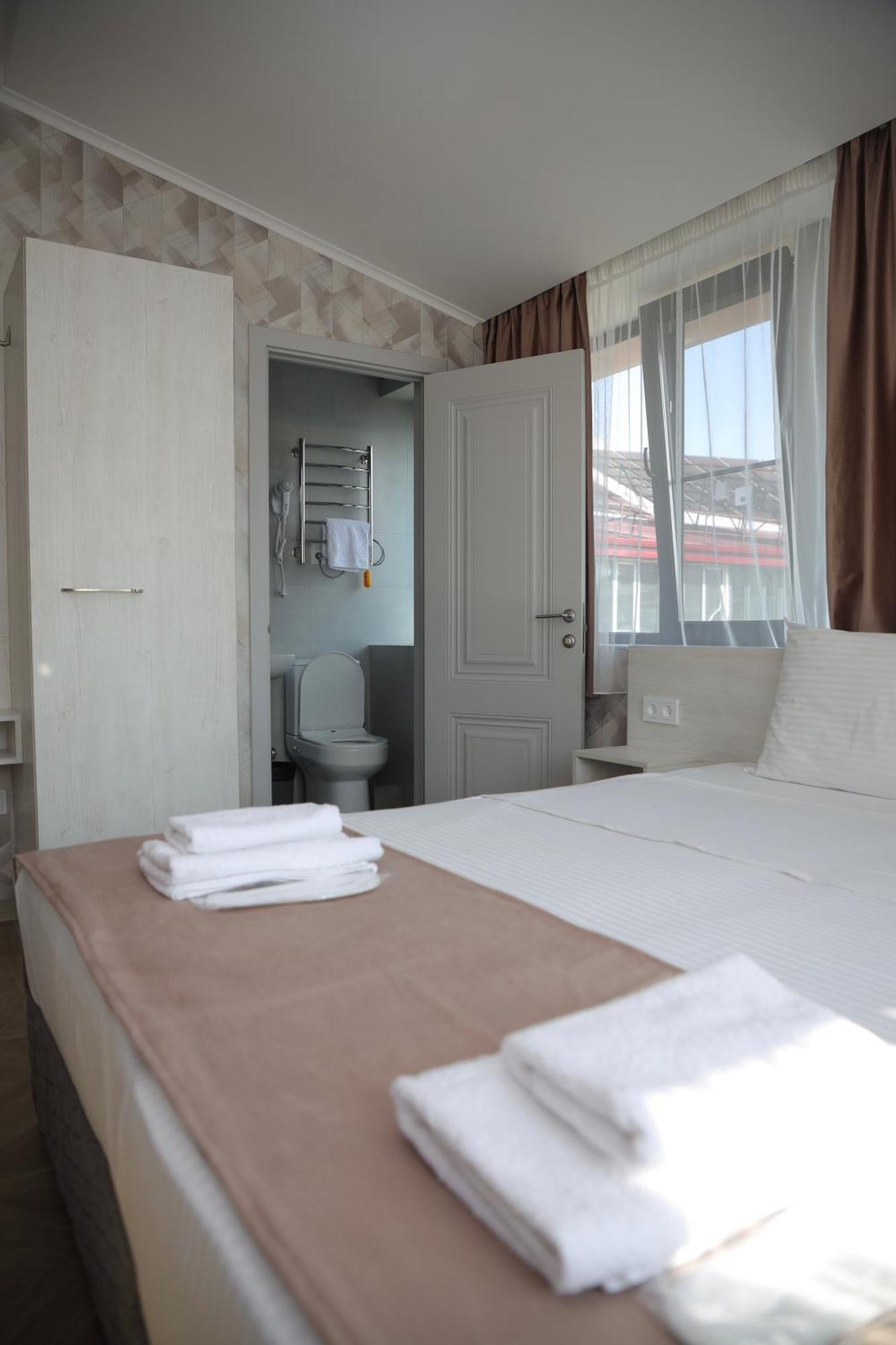 Chief Hotel Гюмри Екстериор снимка