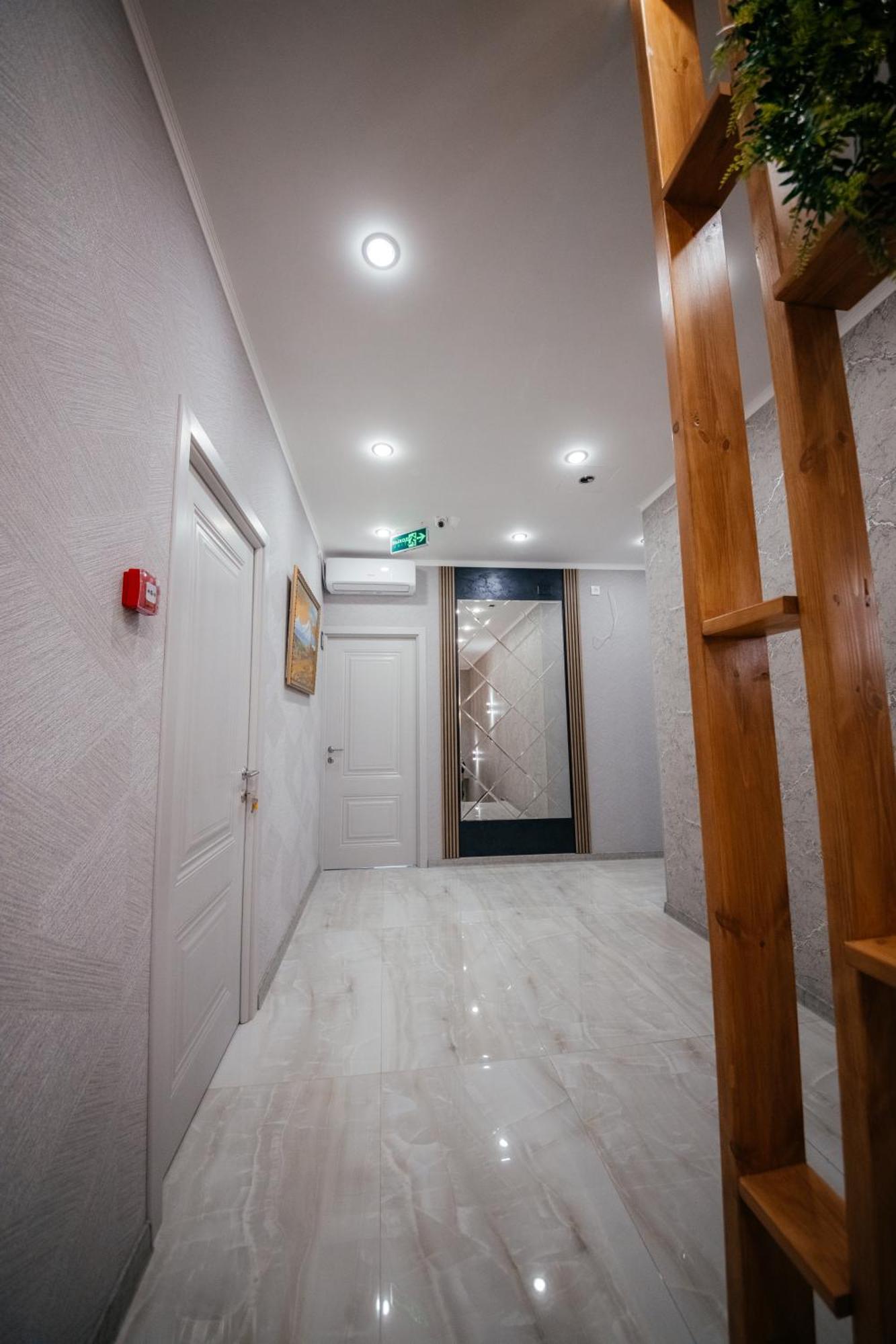 Chief Hotel Гюмри Екстериор снимка
